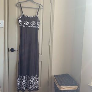 NWOT brown and white maxi dress